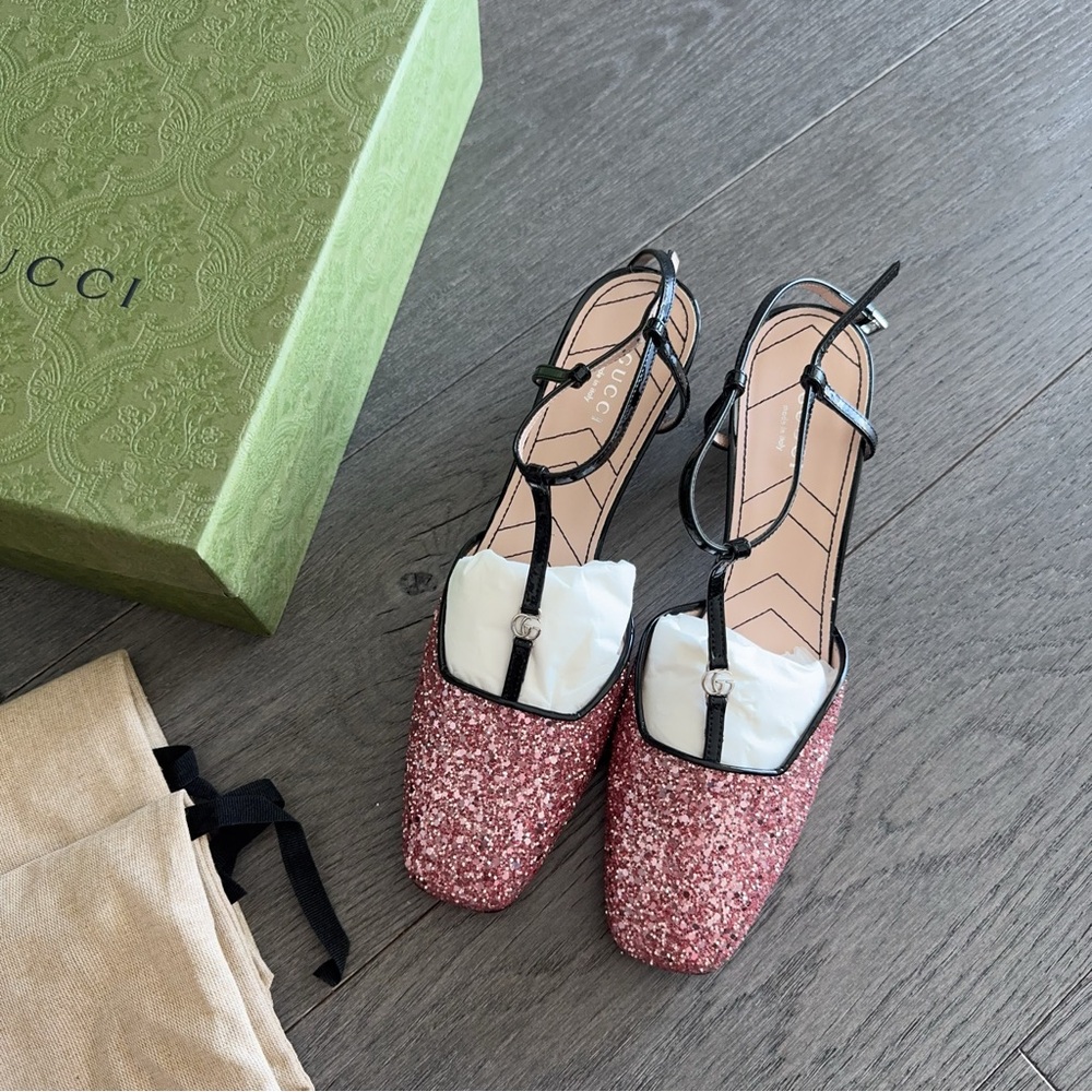 Gucci Women's Pink Glitter pumps